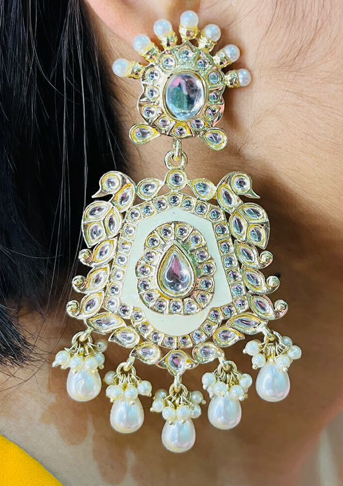 iconic kundan earring